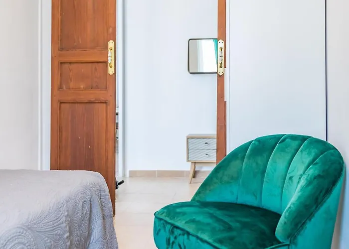 Travel Habitat Port Valencia. *