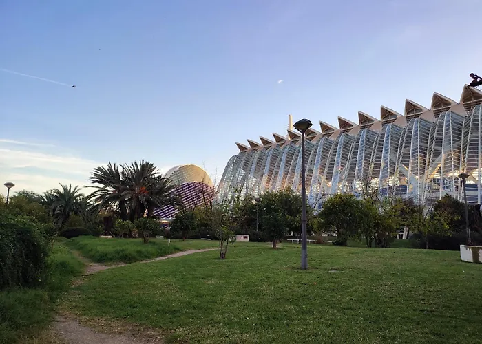 Arts & Sciences - Authentic Urban Parklife - Vlc Urban