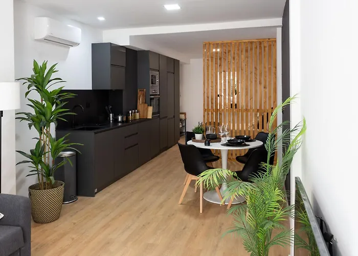 Διαμέρισμα Vlc Host - Leones