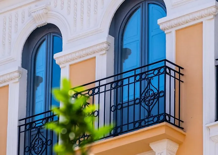 Spacious With Great Views شقة