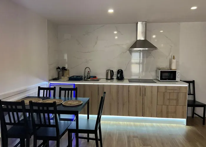 Ξενοδοχείο με διαμερίσματα Carbonell 1 4*