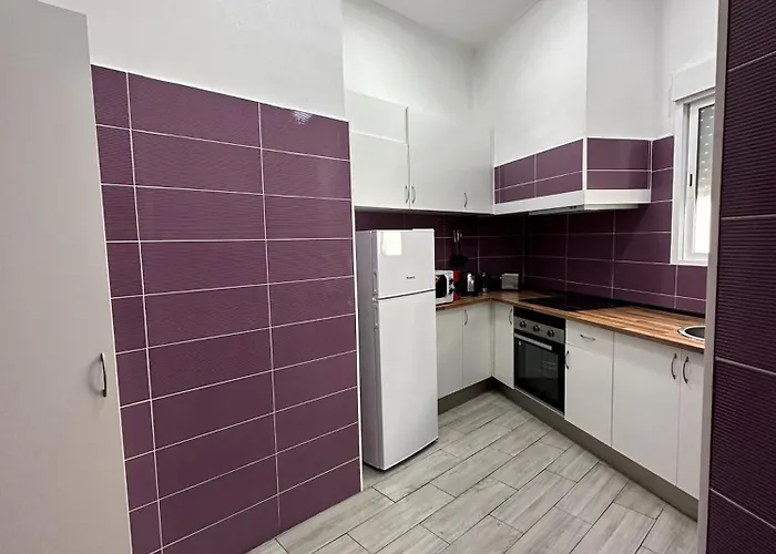 Flats Puente Ademuz De 3 شقة *