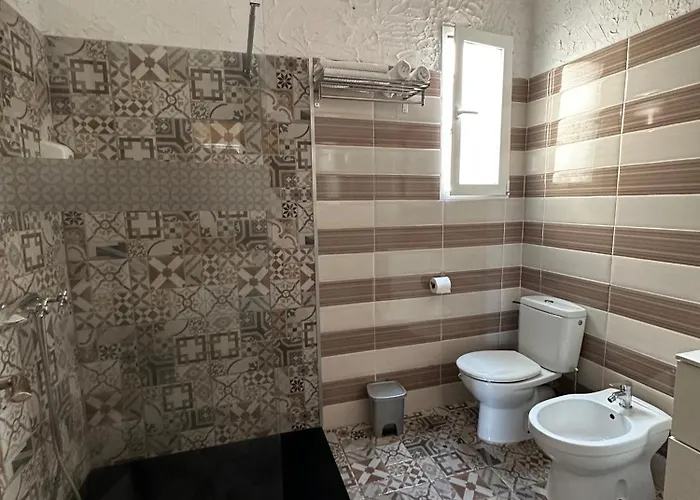 Flats Puente Ademuz De 3 شقة *