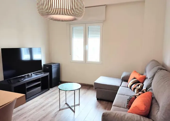 6p Junto Ciudad De Artes Y Ruzafa Valencia