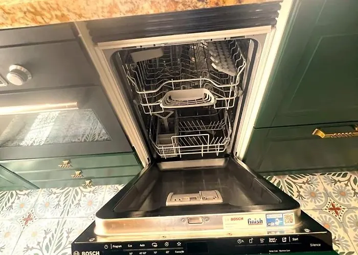 Esmeralda With Free Private Underground Parking فالنسيا