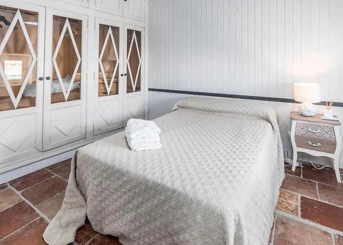 Travel Habitat Port Valencia. *