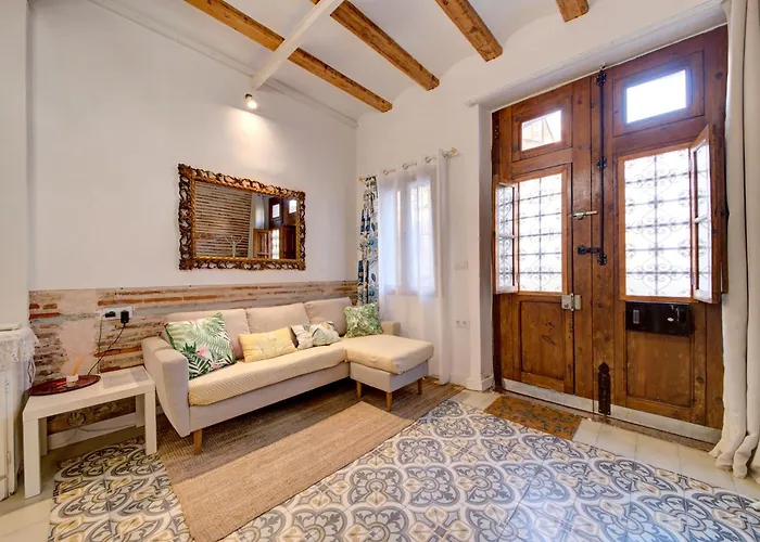 With Pool By The Beach 아파트