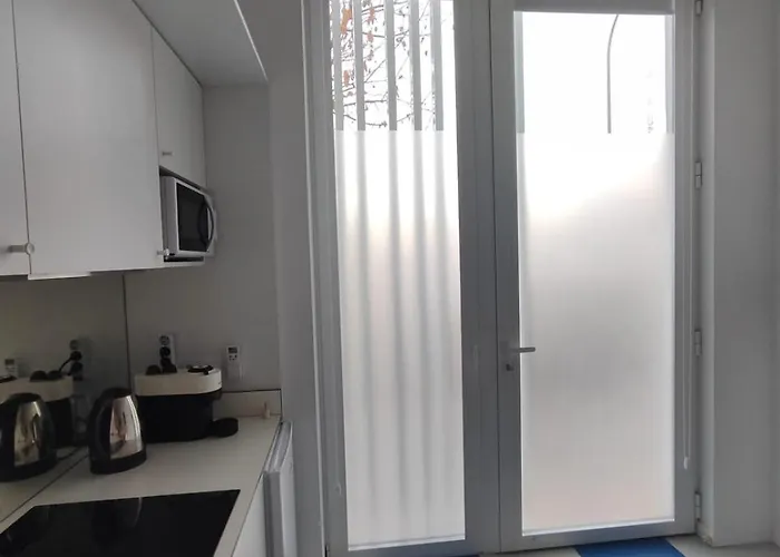 Carisan1 - 6 Min To Beach, Modern, Bright *