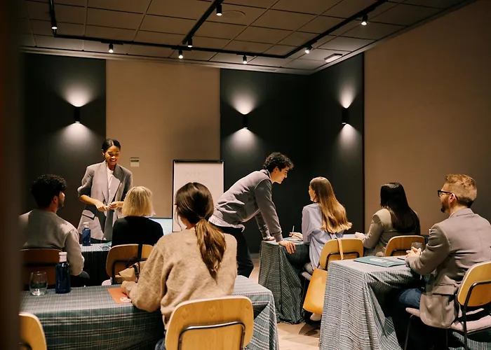 Malcom And Barret Hotel