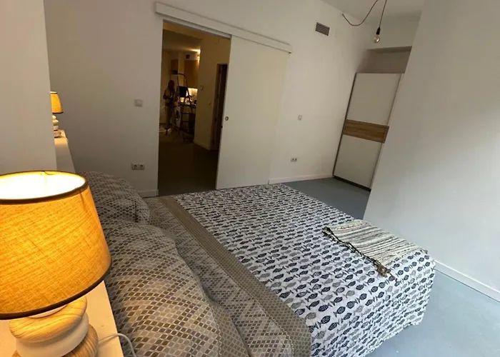 Bilocale Nuovo 아파트 *