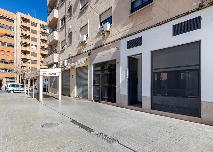 Travel Habitat Patraix Con Terracita شقة