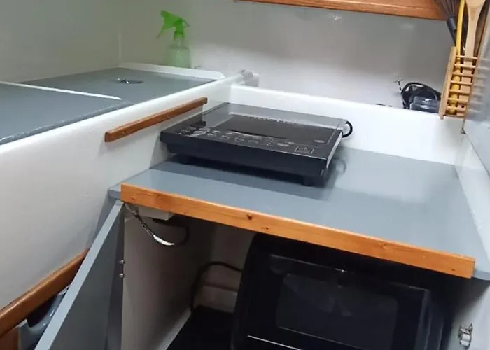 Πλωτό κατάλυμα Juangie