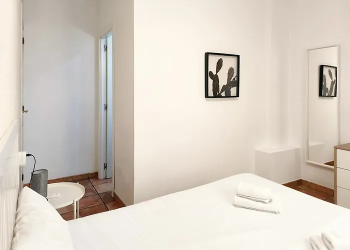 Flats Friends Nave 公寓 *