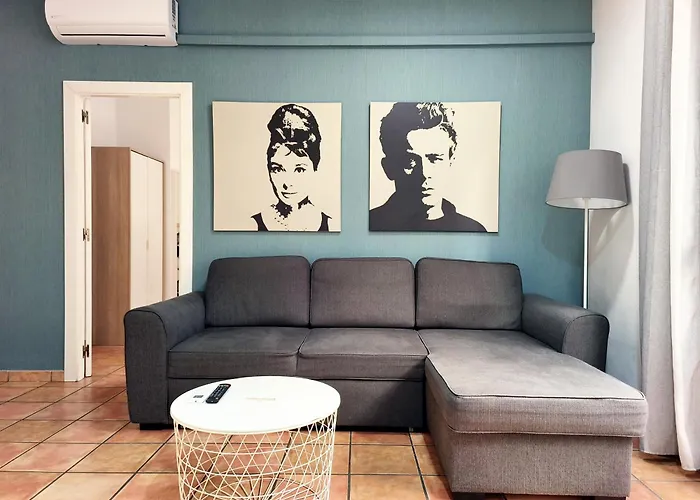 Flats Friends Nave *