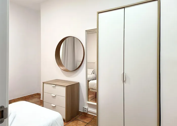 Flats Friends Nave * Valence