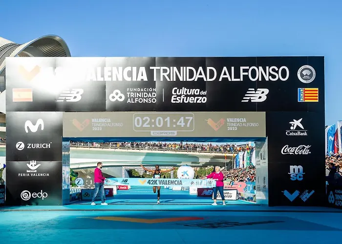 Luminoso. Comodo. Acogedor. Wifi. Junto A Ave فالنسيا