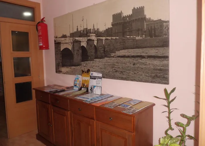 ゲストハウス ホスタル アバストス 2*