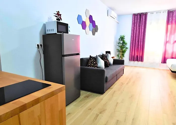 Apartahotel Ynfinity 3*