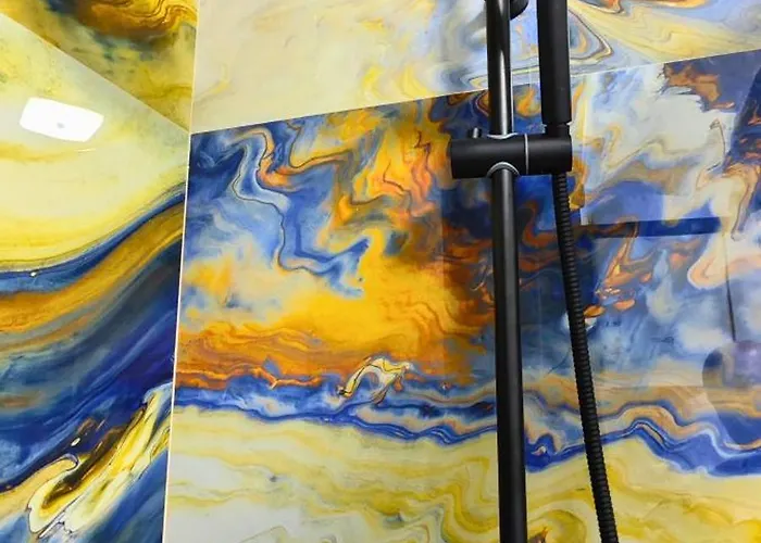 Ynfinity فالنسيا