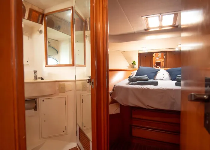 Bateau-hôtel Master&commander *