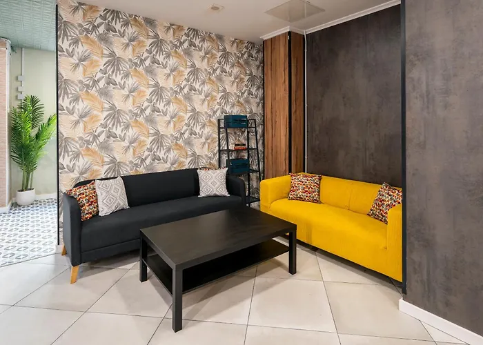 بيت شباب Som *