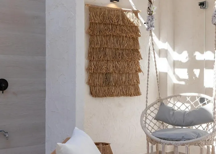 Con Piscina Y Terraza