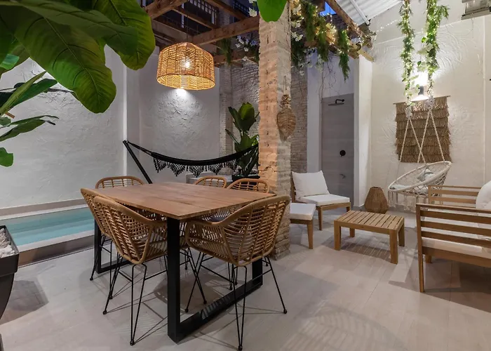 Con Piscina Y Terraza