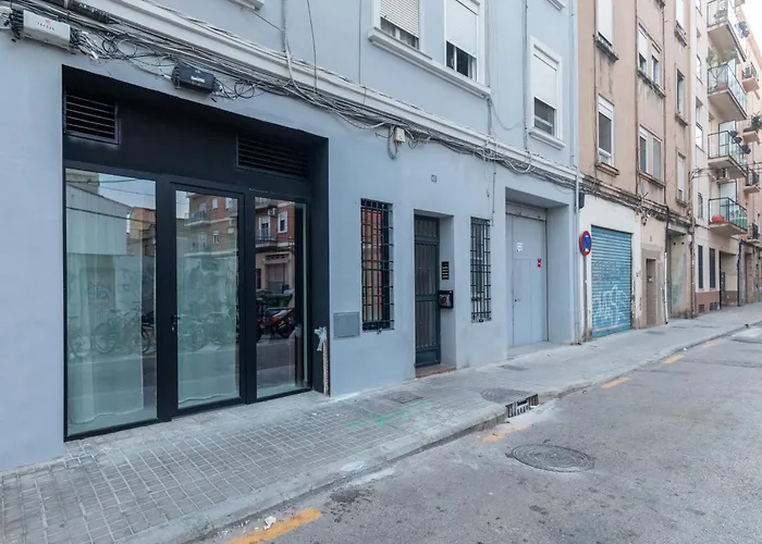 Con Piscina Y Terraza