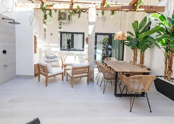 Con Piscina Y Terraza 아파트 *