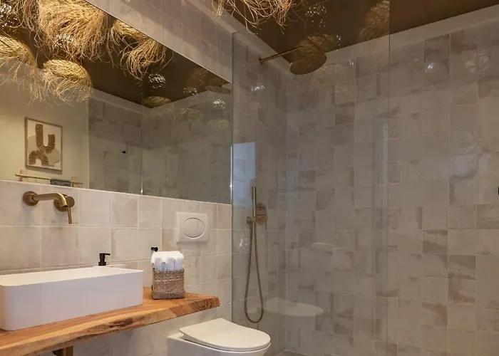 Con Piscina Y Terraza 아파트