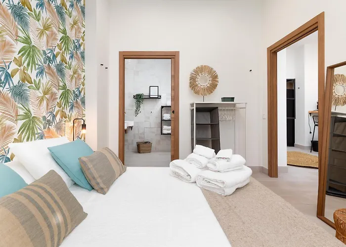 Con Piscina Y Terraza 아파트