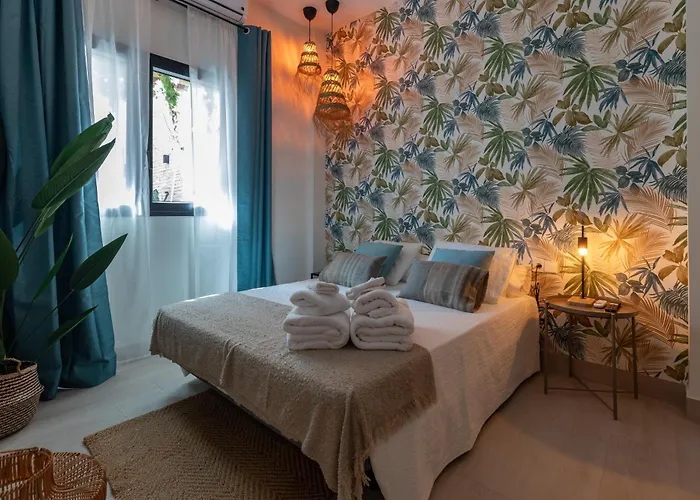 Con Piscina Y Terraza *