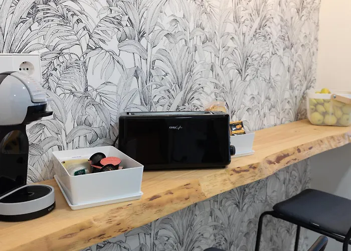 Con Piscina Y Terraza 아파트 *