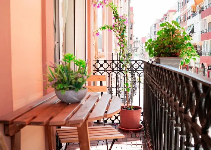 Apartamento Bright With Balcony Between & Center 6p