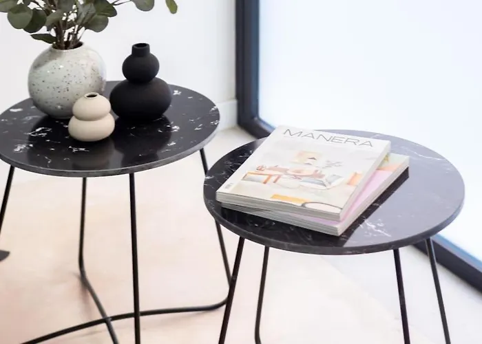 Vlc Host - Manya Valencia