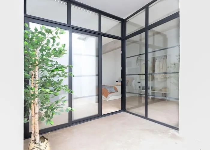 Vlc Host - Manya Apartment