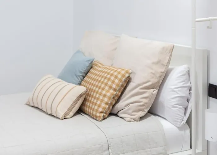 Vlc Host - Manya Valencia