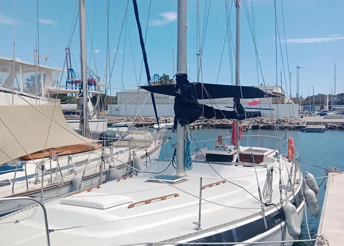 Velero Whimsy بوتيل فالنسيا