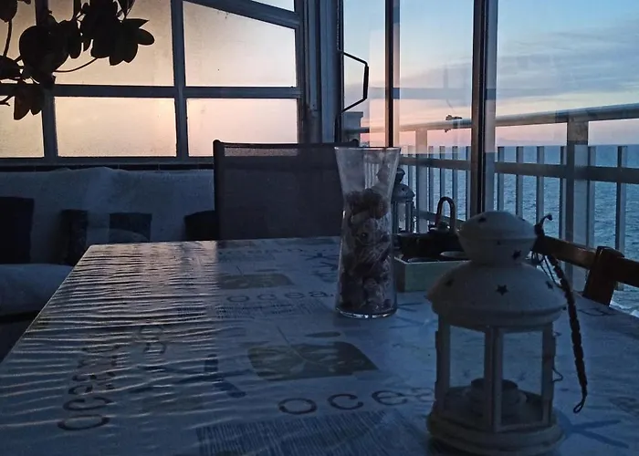 Blue Double Private At Front - En La Playa Piso Compartido Δωμάτια σε οικογενειακή κατοικία Βαλένθια