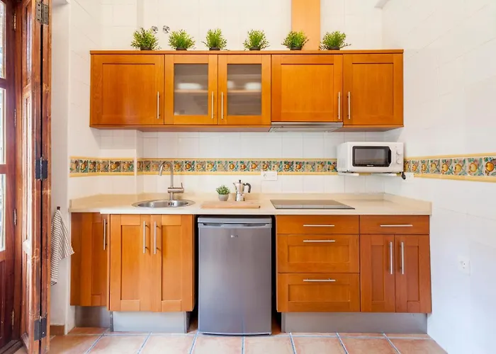 Sunny Modern Flat By Mercado Valencia