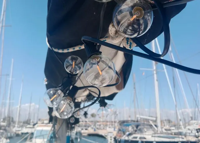 Botel Velero Whimsy Valencia