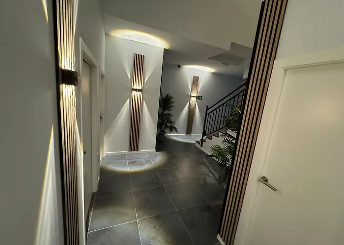 Ynfinity Apartahotel 3*