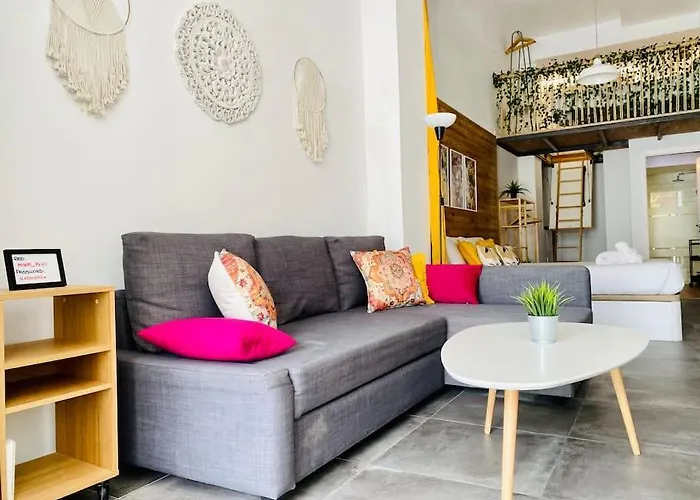 Flat For Family & Groups شقة *