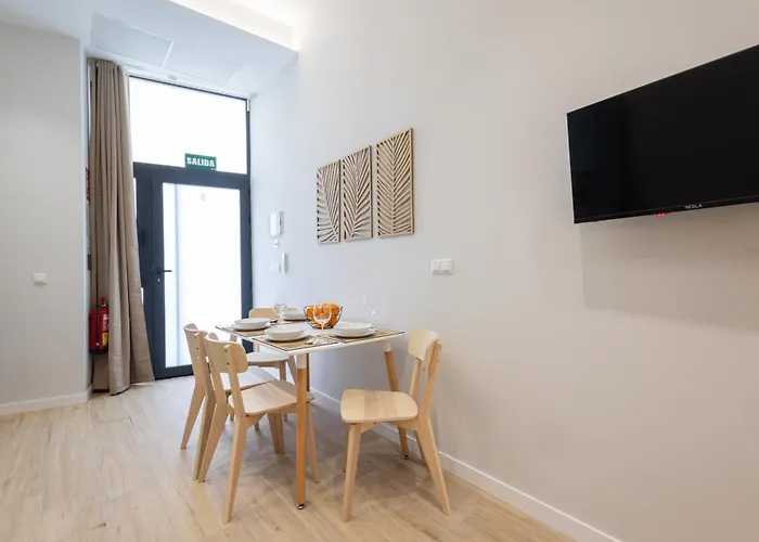 Florit Flats - The Trafalgar Iii *