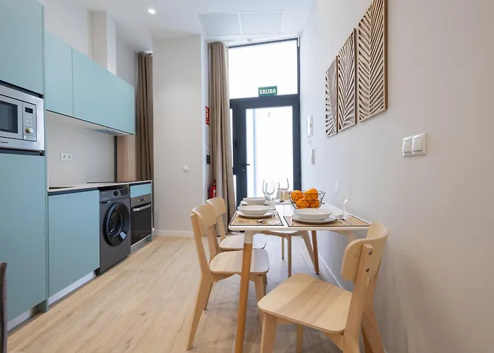 Florit Flats - The Trafalgar Iii Apartment *