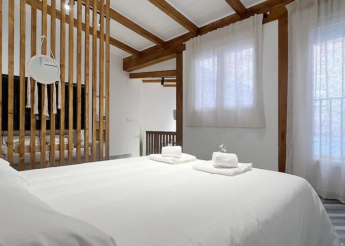 Encantador Vigas De Madera Apartment