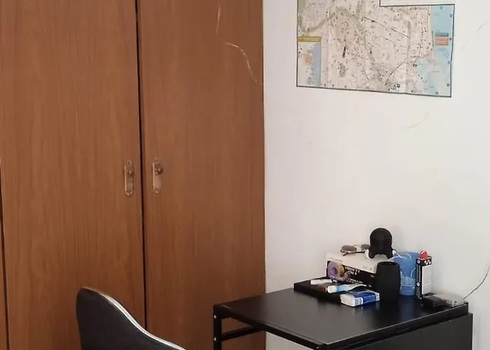 Πανσιόν Y Suite. Upv, Uv Y Playa