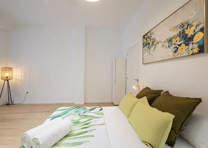 2 4 Pax, New Flat, Wifi Ac Apartment Valencia