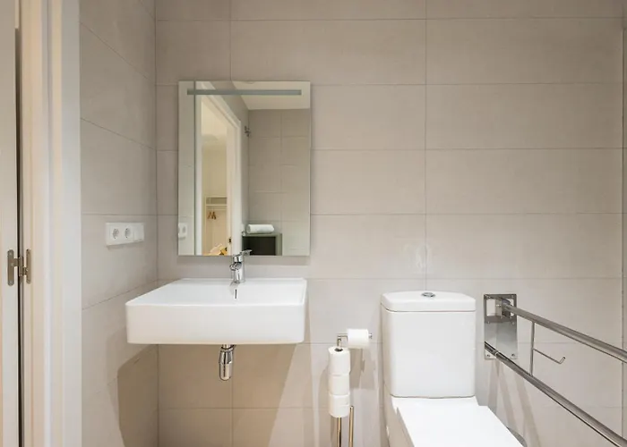 2 4 Pax, New Flat, Wifi Ac