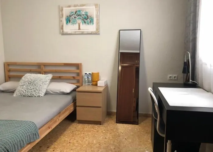 Near The Cabanyal And Universities Δωμάτια σε οικογενειακή κατοικία Βαλένθια